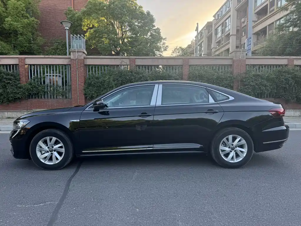 Volkswagen Passat 2025 430PHEV