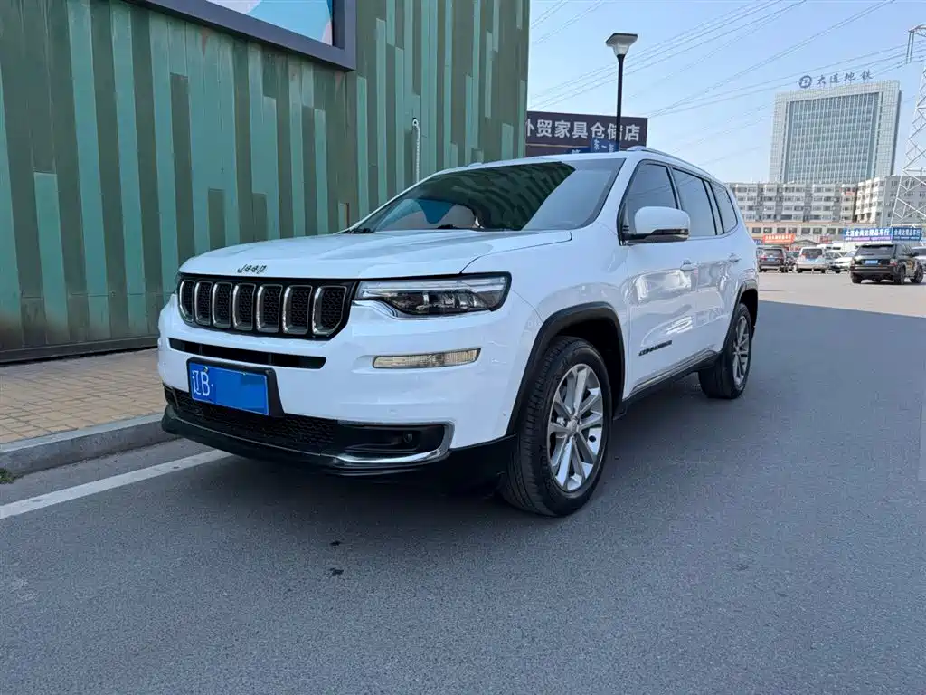 Купить Jeep Commander
