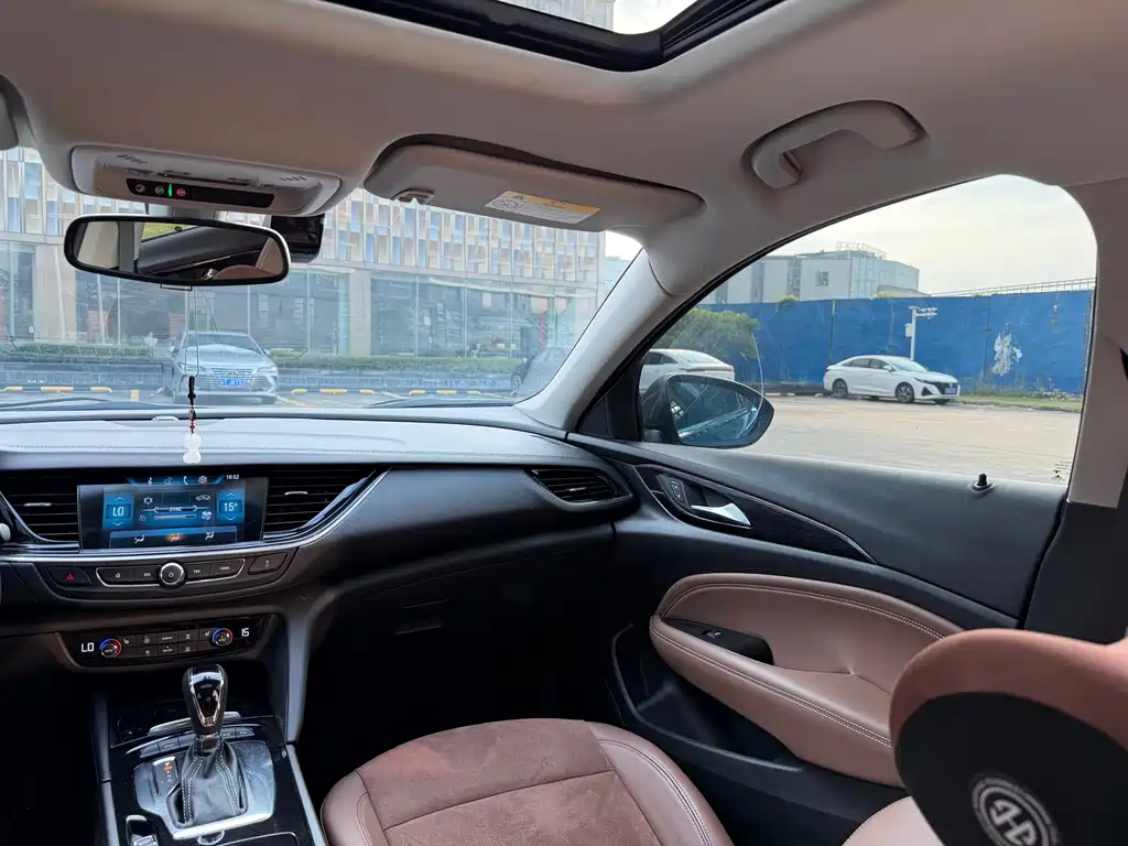 Buick Regal — миниатюра 15