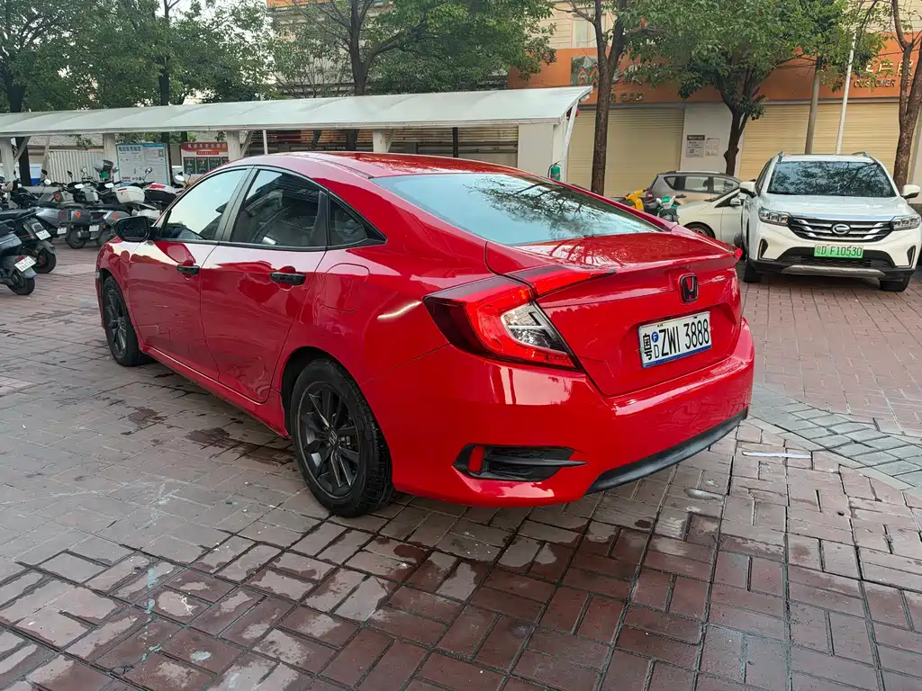 Honda Civic — миниатюра 9