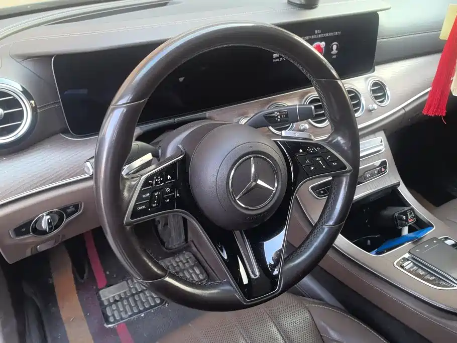 Mercedes-Benz E-Class — миниатюра 15