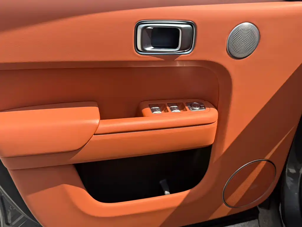 Li Auto Li L8 — миниатюра 10
