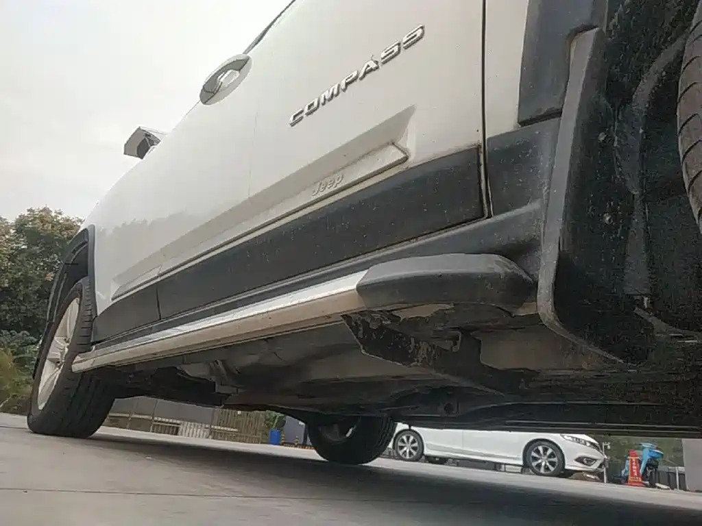 Jeep Compass (Import) — миниатюра 21