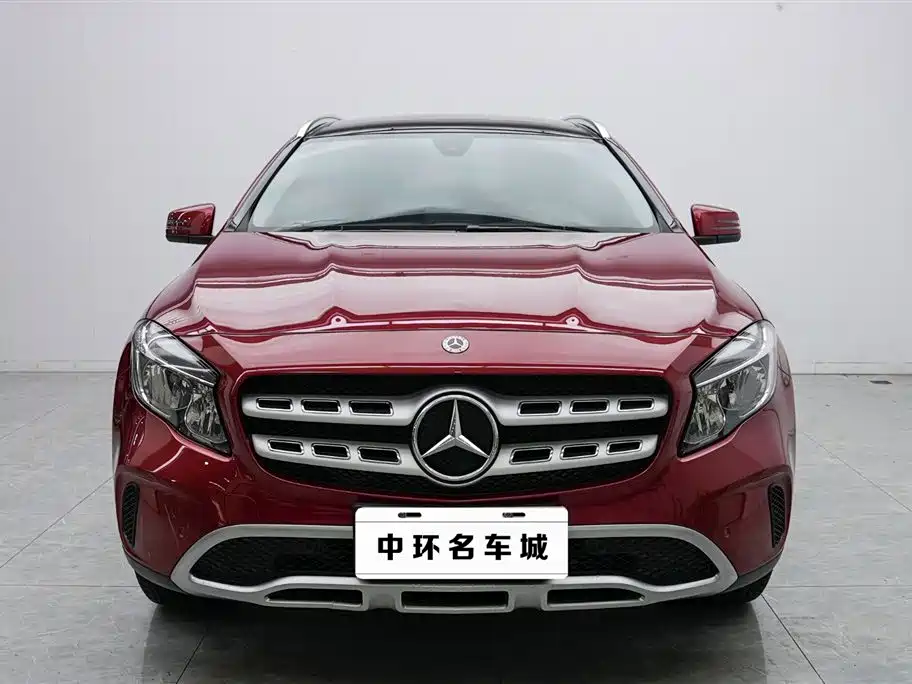 MERCEDES-BENZ GLA