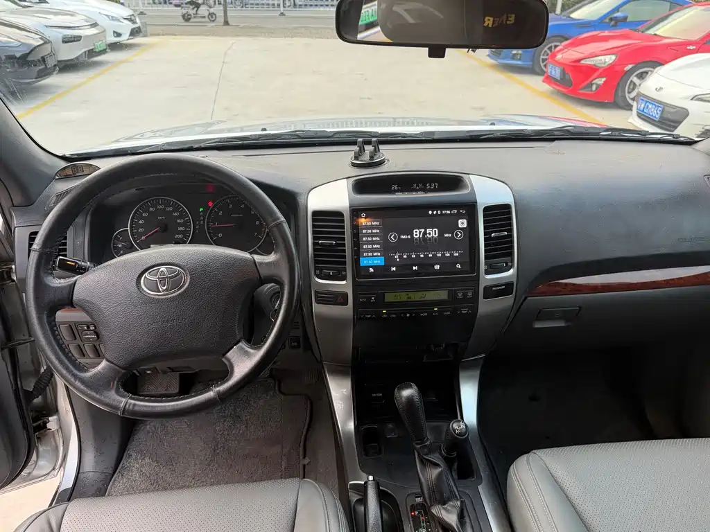 Toyota Prado (Import) — миниатюра 8