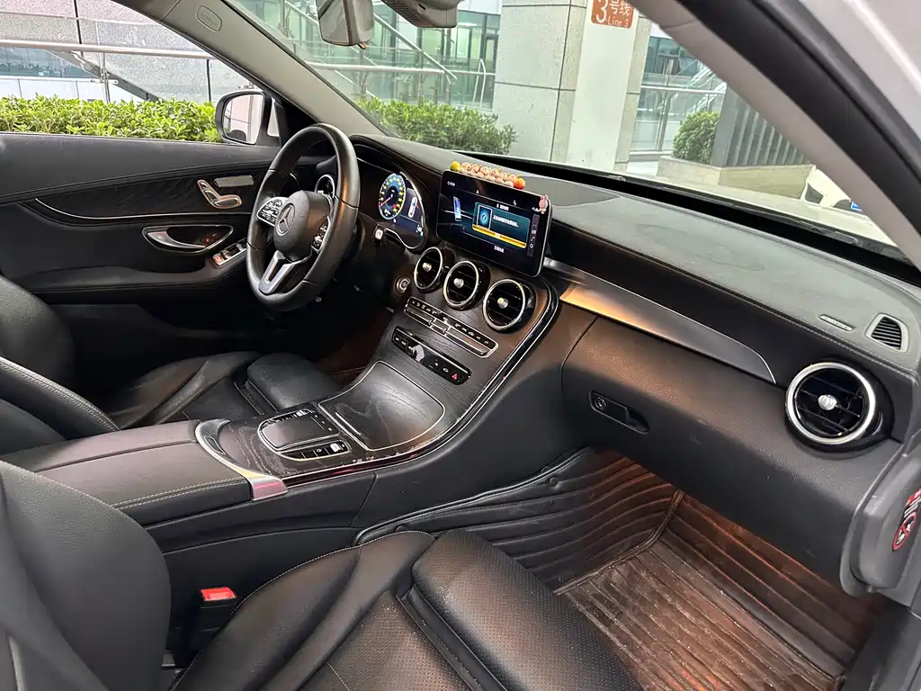 Mercedes-Benz C-Class — миниатюра 10