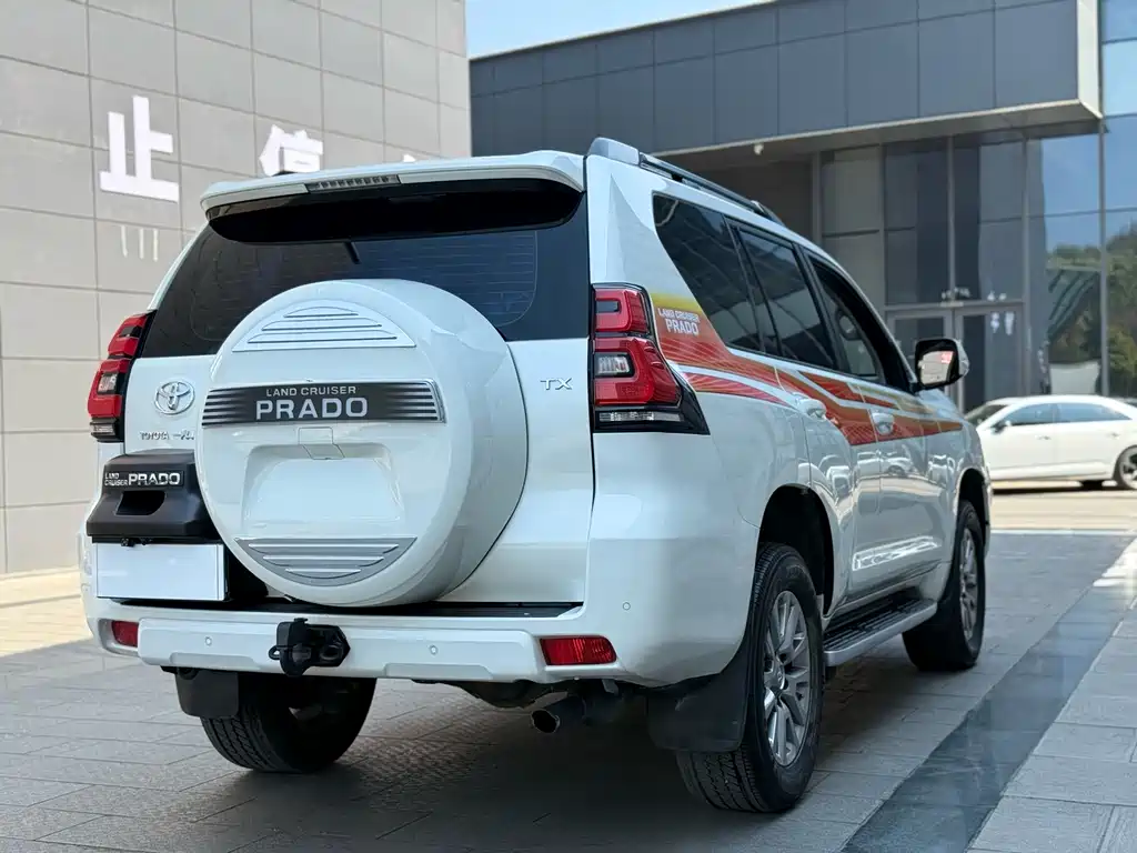 TOYOTA PRADO