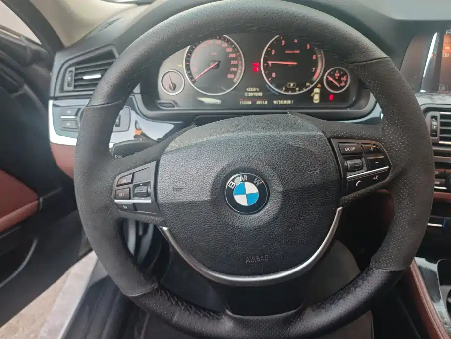 BMW 5 Series — миниатюра 15