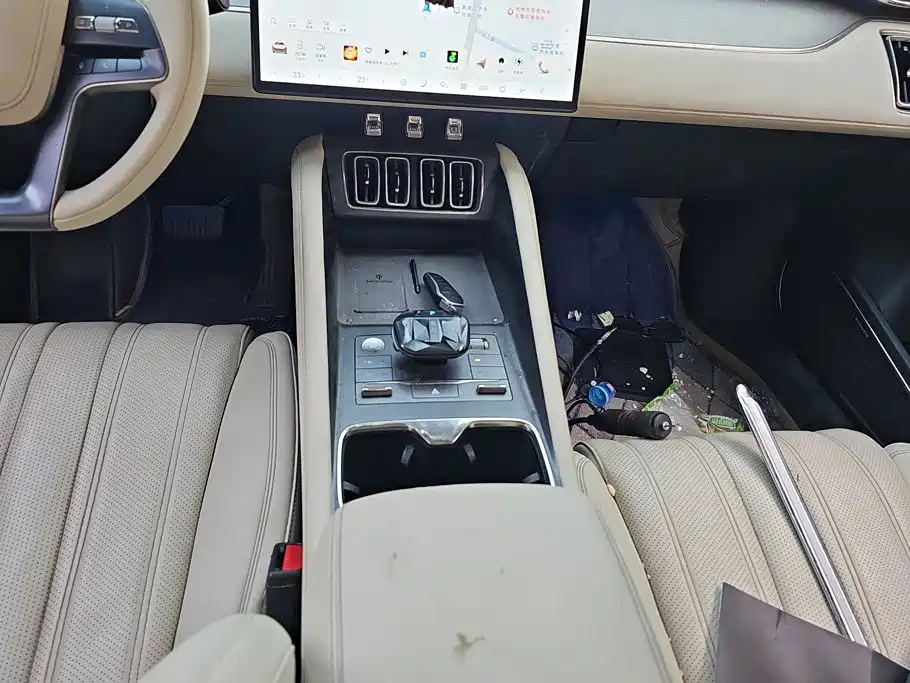 BYD L EV — миниатюра 16