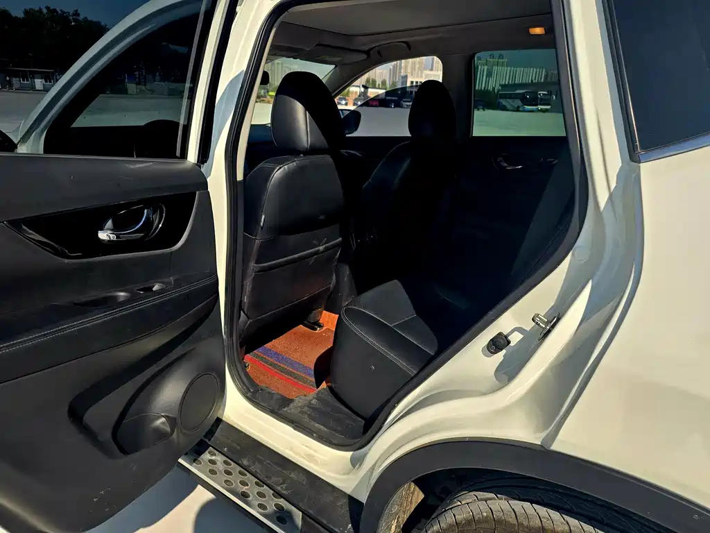 Nissan X-Trail — миниатюра 8