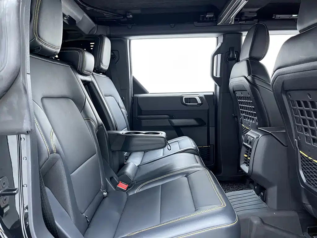 Ford Bronco — миниатюра 10
