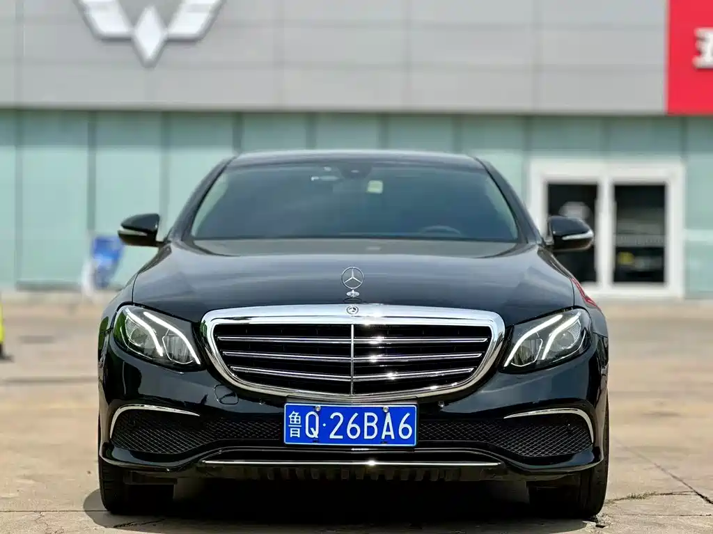 Mercedes-Benz E-Class — миниатюра 2