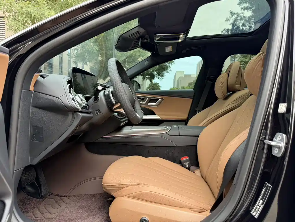 Mercedes-Benz E-Class — миниатюра 5