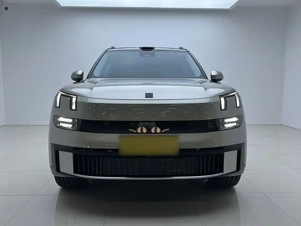 Lynk & Co 900 — миниатюра 4
