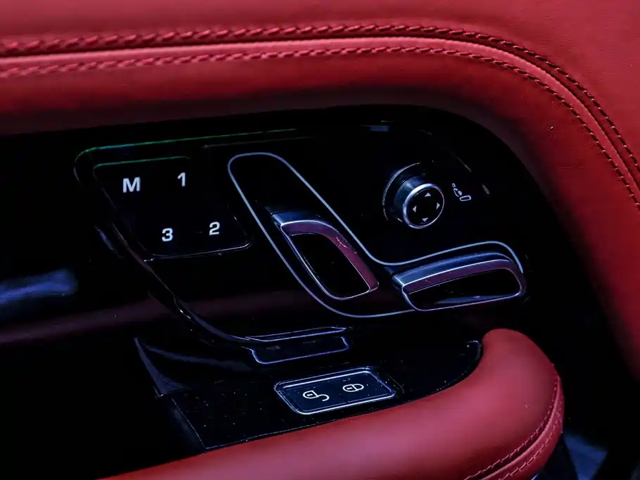 Land Rover Range Rover — миниатюра 13