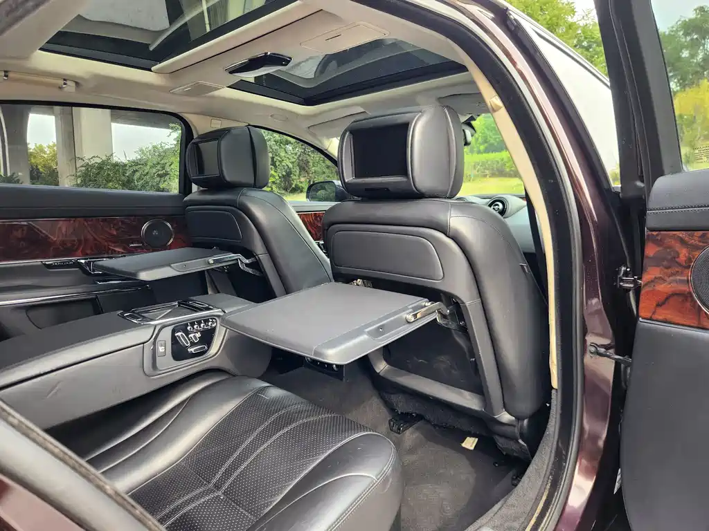 Jaguar XJ — миниатюра 13