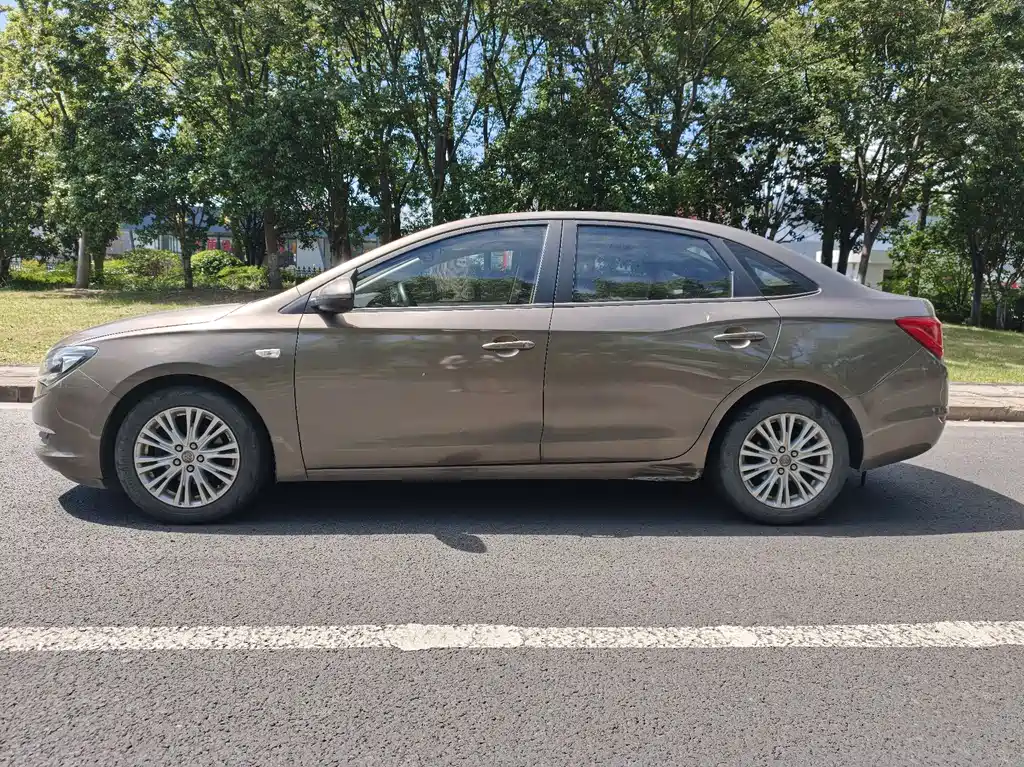 Buick Excelle — миниатюра 3