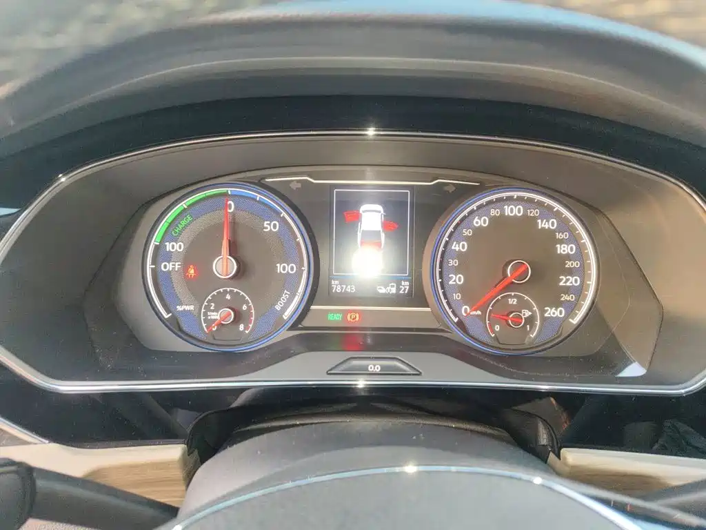 Volkswagen Passat PHEV — миниатюра 12