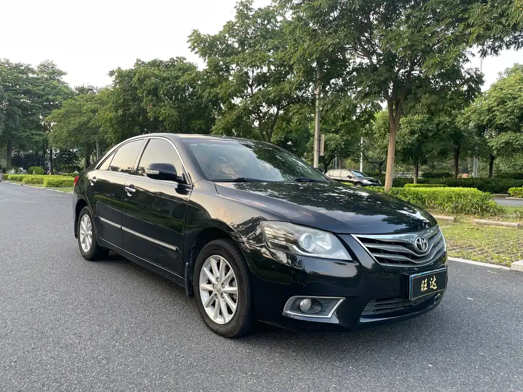 Toyota Camry — миниатюра 3
