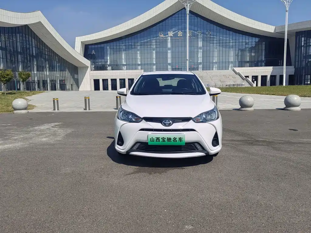 Toyota Yaris L — миниатюра 2