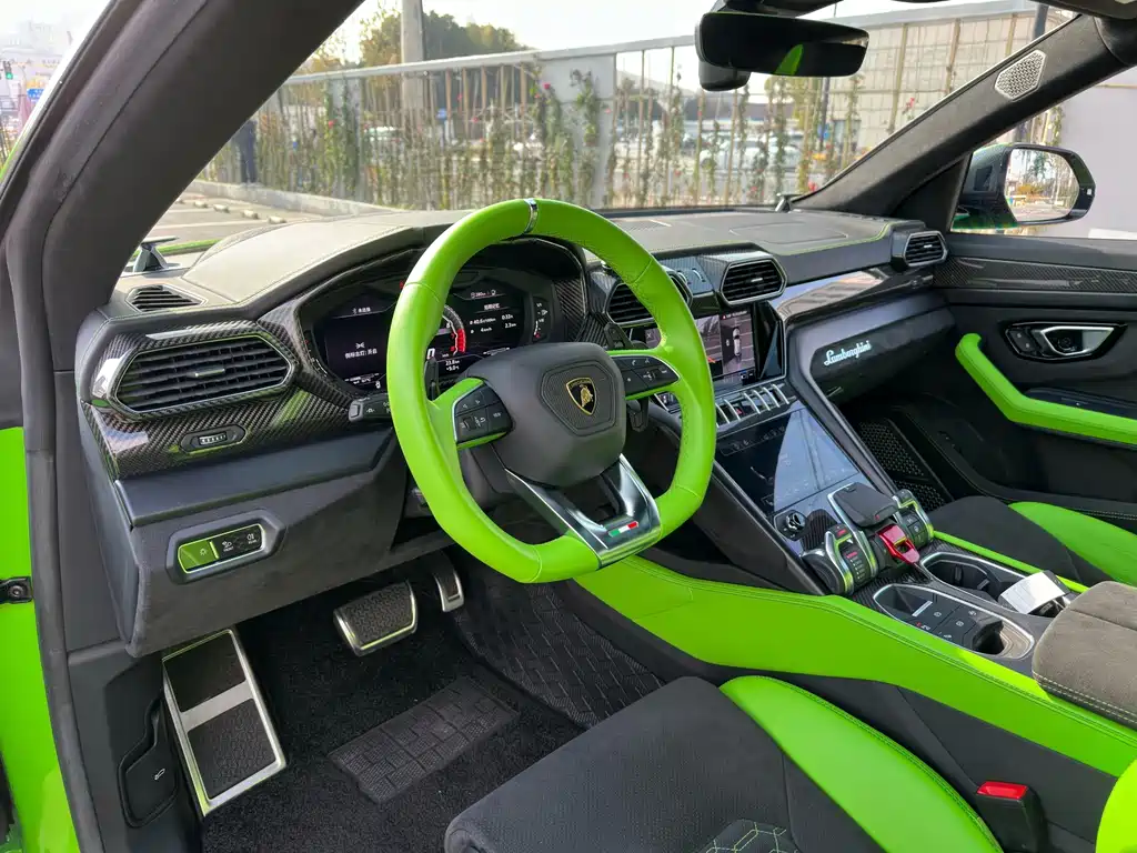 Lamborghini Urus — миниатюра 14