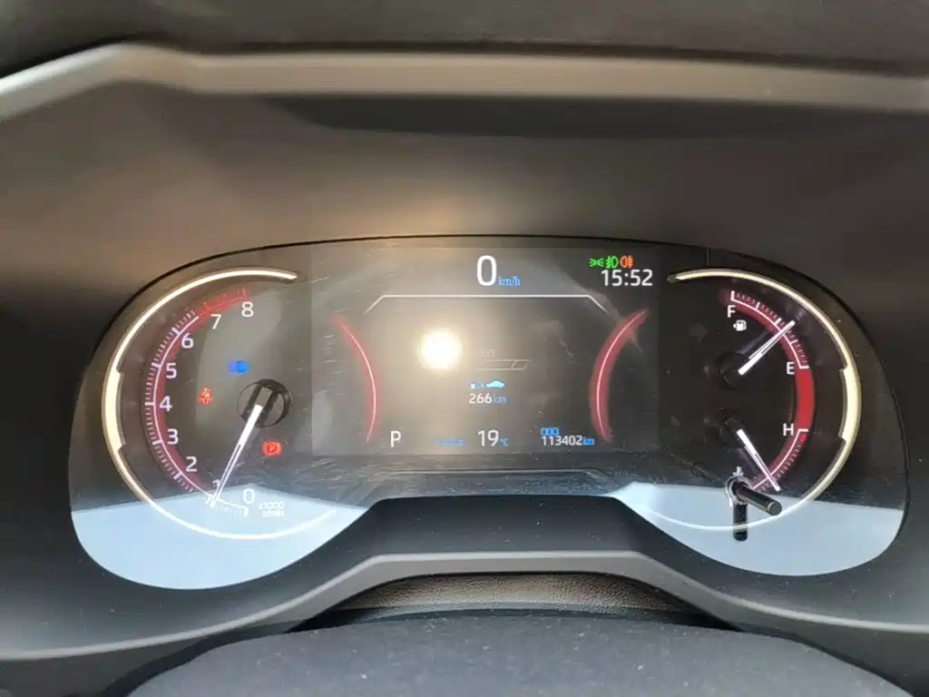 Toyota RAV4 — миниатюра 12
