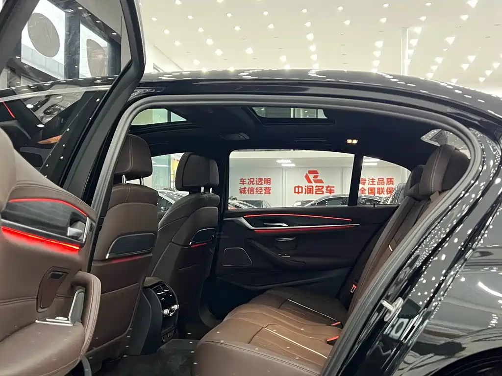 BMW 5 Series — миниатюра 5
