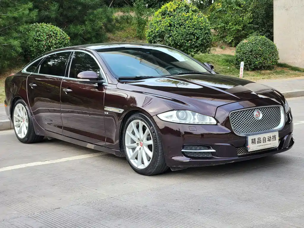 Jaguar XJ — миниатюра 9