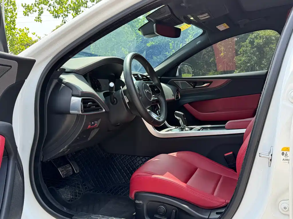 Jaguar XEL 2024 2.0T 250PS R-DYNAMIC S Sport