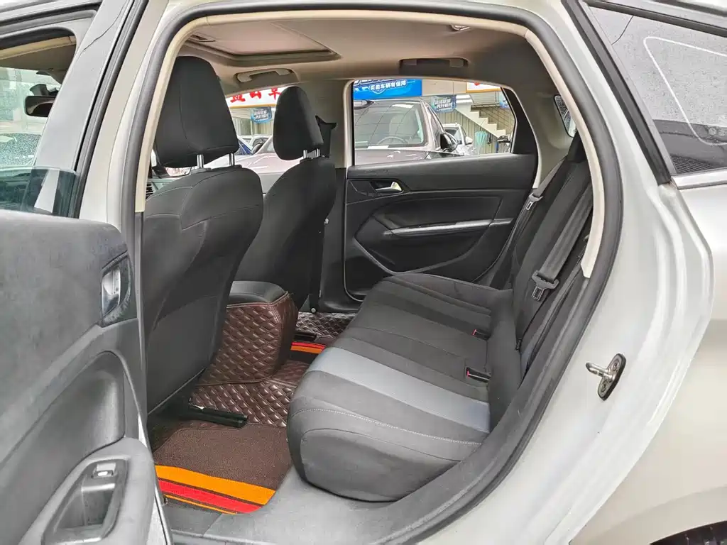 Peugeot 308 — миниатюра 6