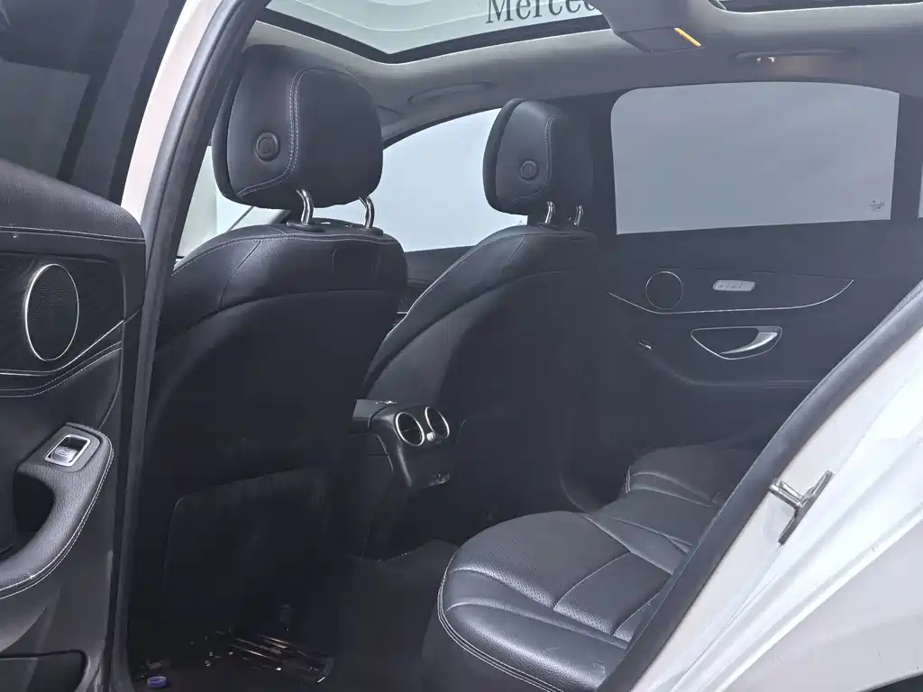 Mercedes-Benz C-Class — миниатюра 9