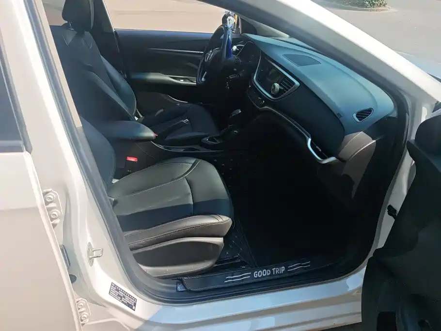 Buick Excelle — миниатюра 8