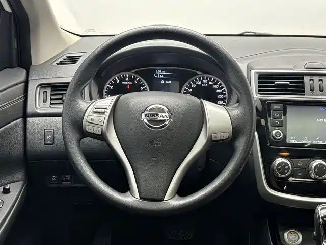 Nissan Tiida — миниатюра 6