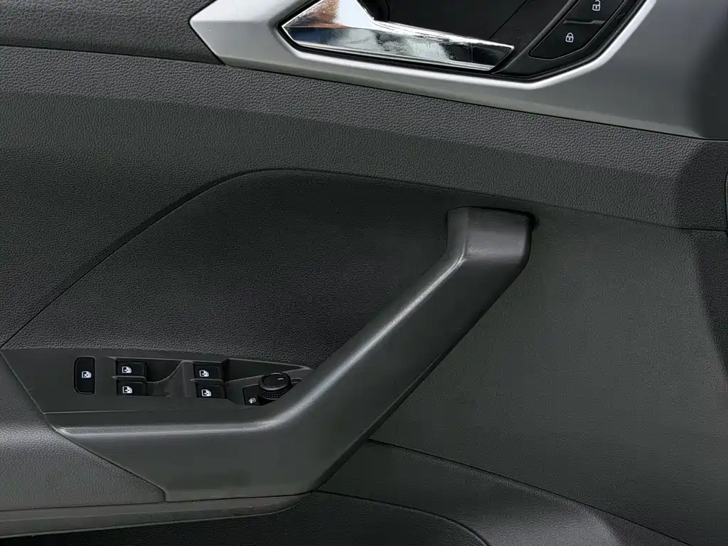 Volkswagen T-Cross — миниатюра 7