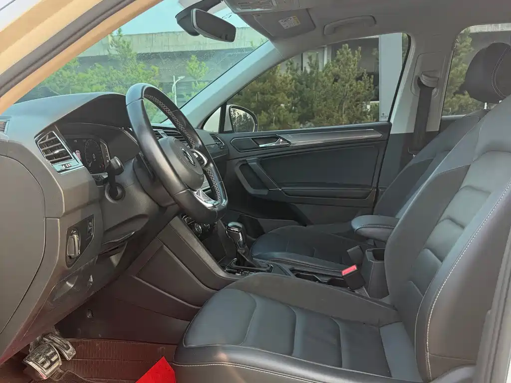 Volkswagen Tiguan L — миниатюра 7