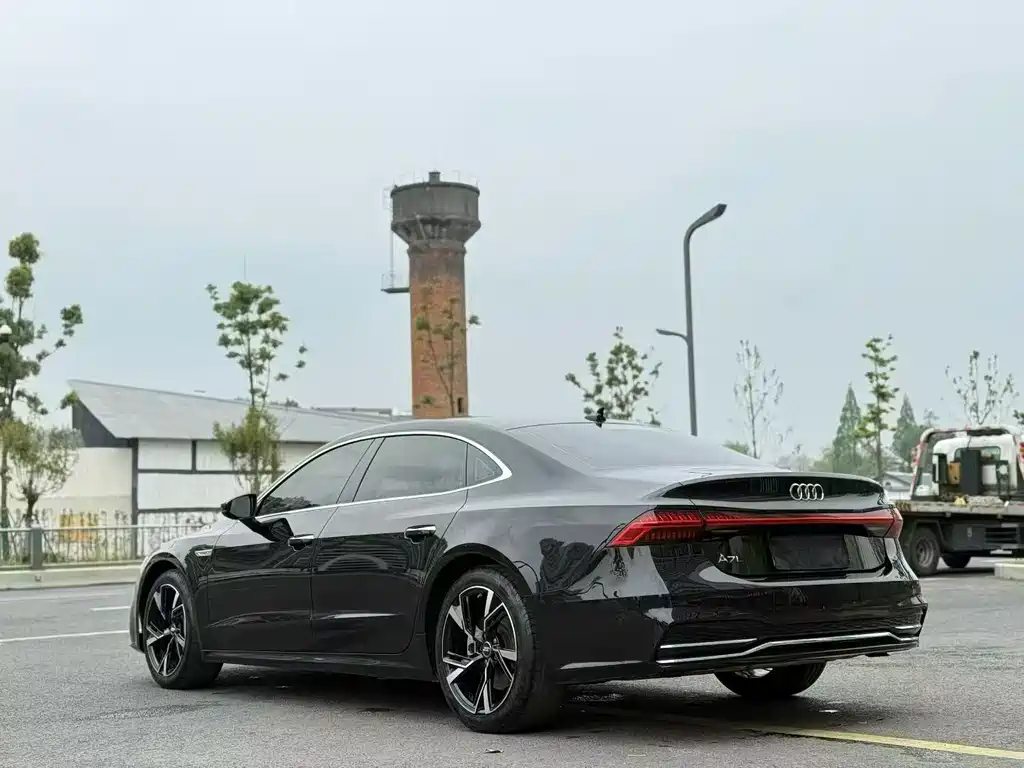 Audi A7L 2024 45 TFSI Luxury