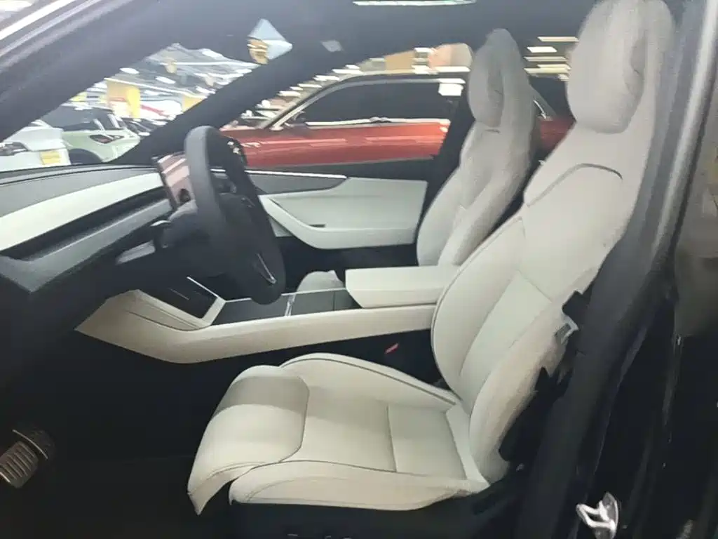 Tesla Model Y L — миниатюра 15