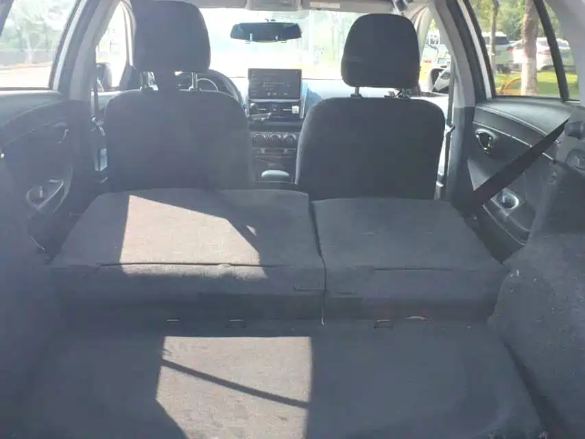 Toyota Yaris L — миниатюра 8