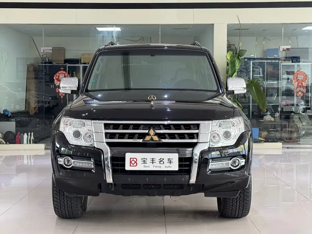 Mitsubishi Pajero (Import) — миниатюра 2