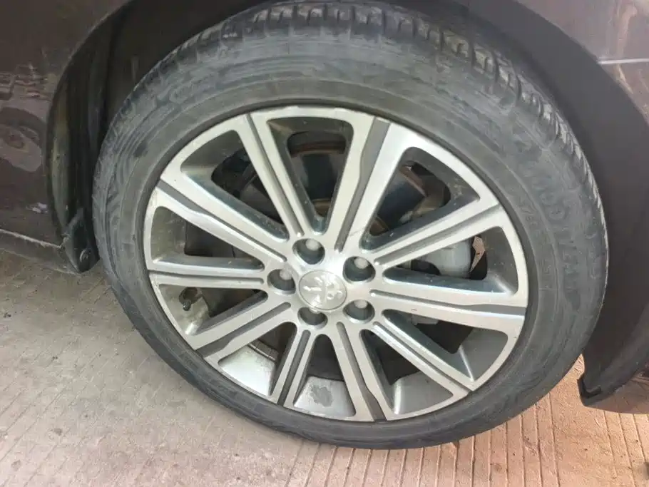 Peugeot 408 — миниатюра 6