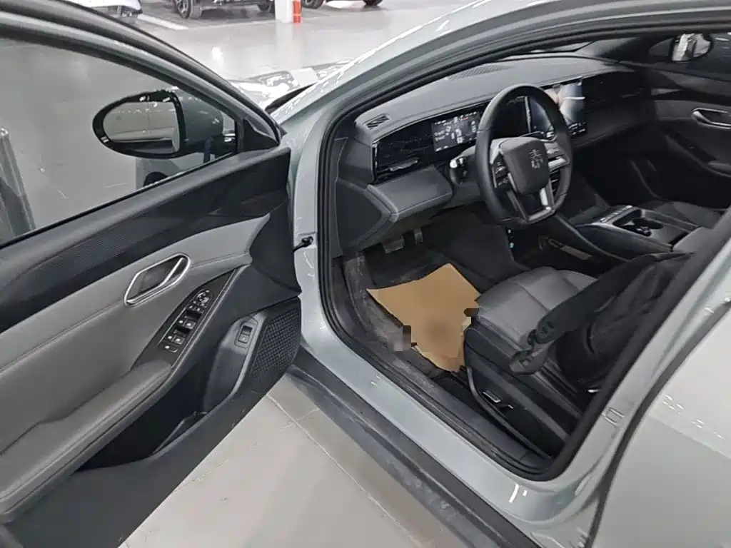 BYD Qin L — миниатюра 16