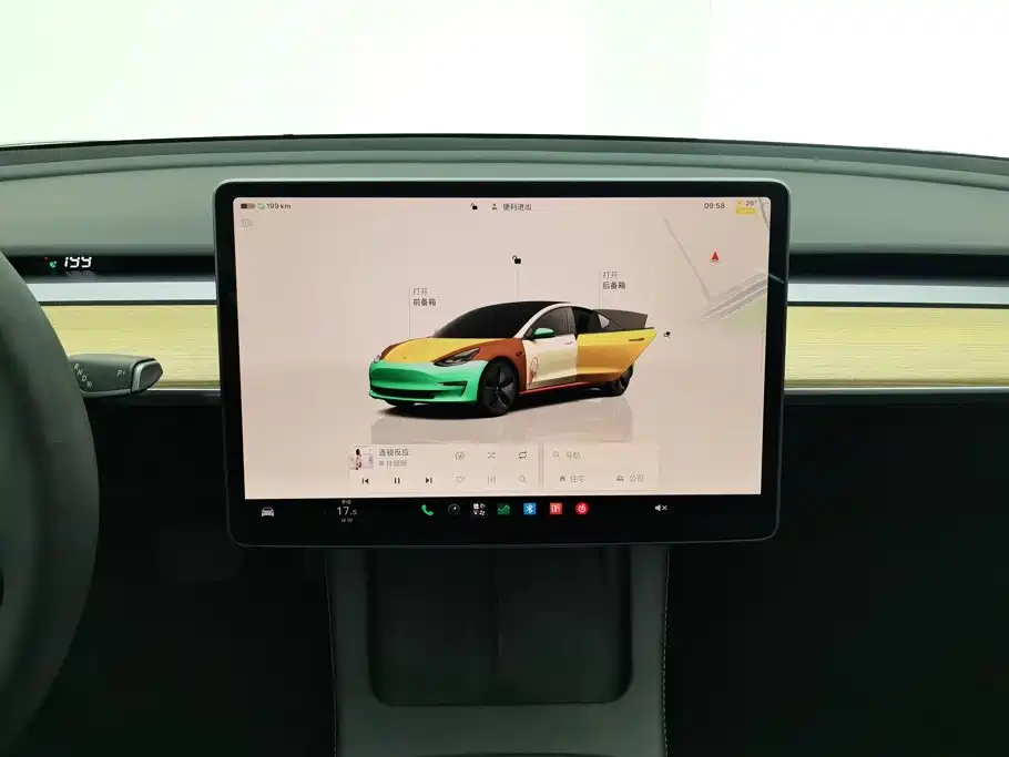 Tesla Model 3 — миниатюра 13