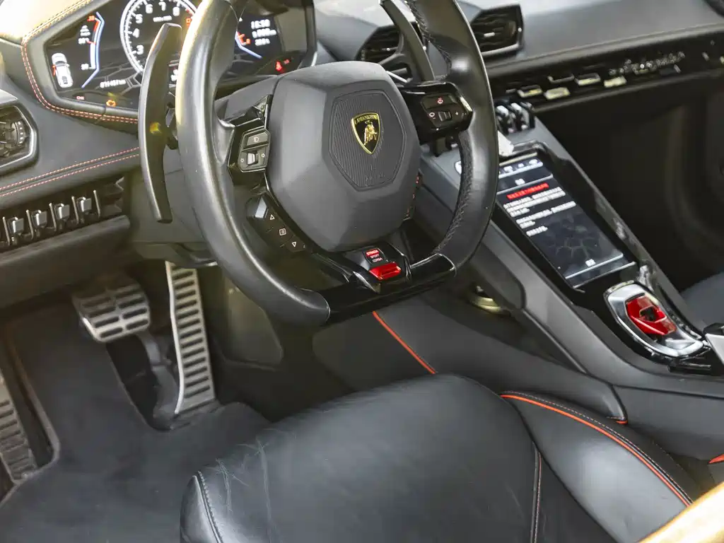 LAMBORGHINI HURACÁN
