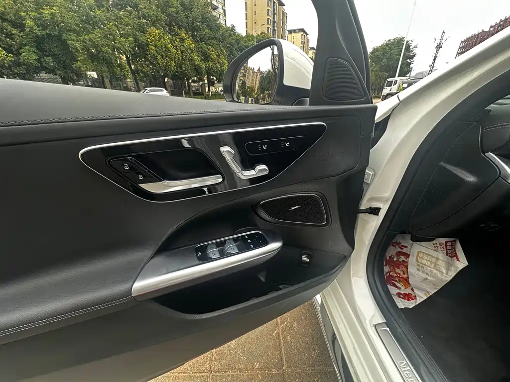 Mercedes-Benz C-Class — миниатюра 5