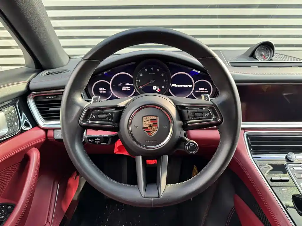 Porsche Panamera — миниатюра 4