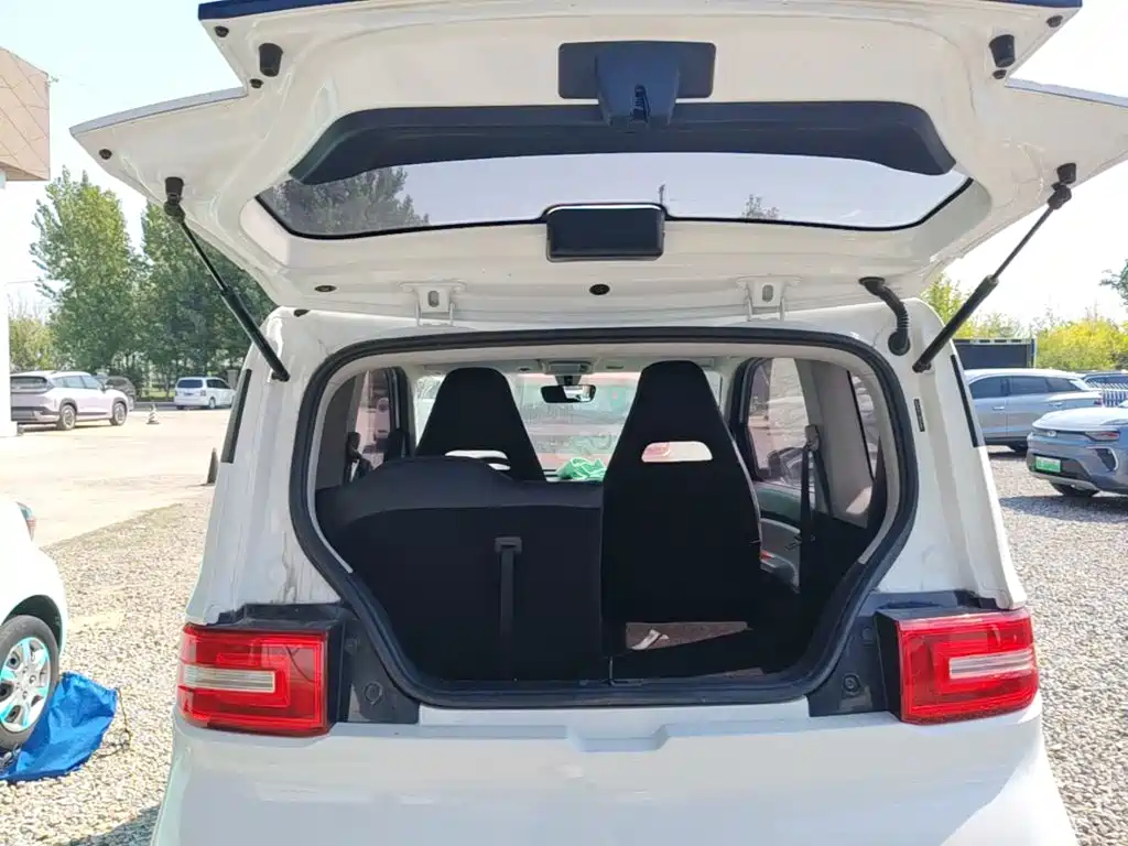 Wuling MINIEV — миниатюра 19