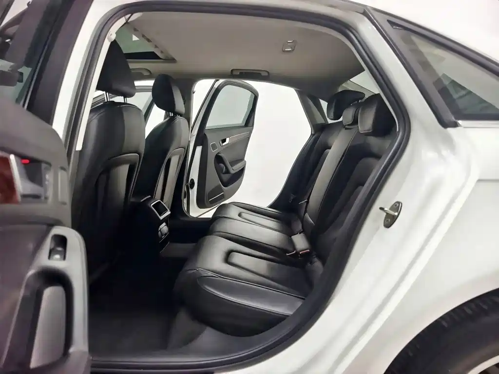 Audi A4L — миниатюра 13