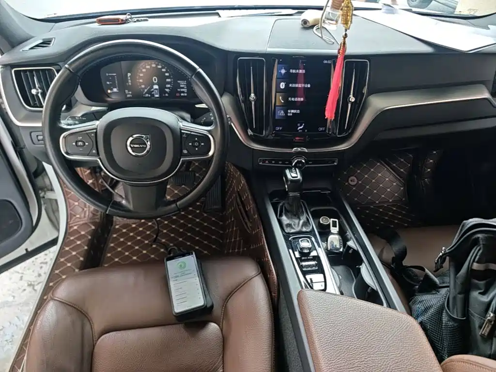 Volvo XC60 — миниатюра 10