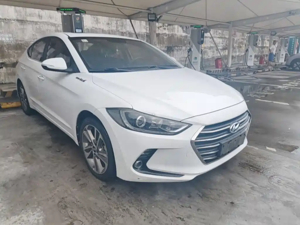Hyundai Elantra — миниатюра 4