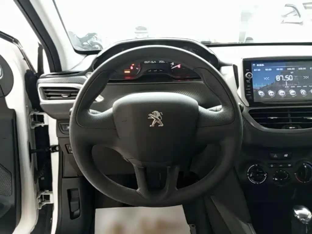 Peugeot 2008 — миниатюра 11
